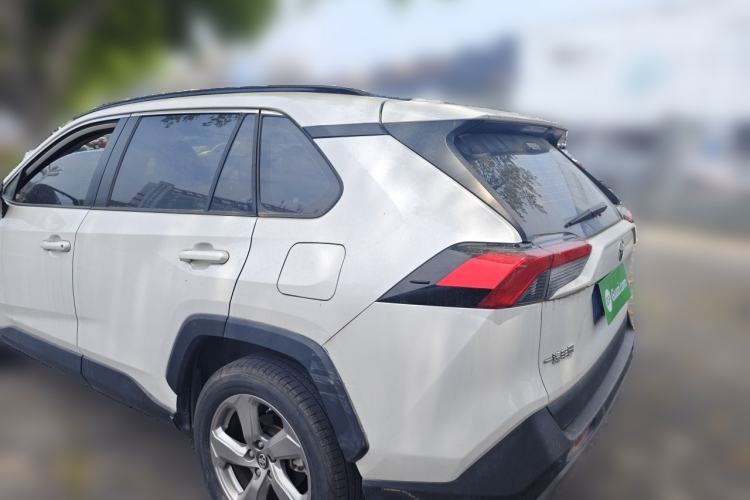 Used Toyota RAV4 2022 2.0L CVT Two-Wheel Drive Fashion Plus Edition Exterior 3