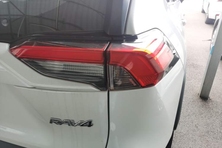 Used Toyota RAV4 2022 2.0L CVT Two-Wheel Drive Fashion Plus Edition Exterior 3