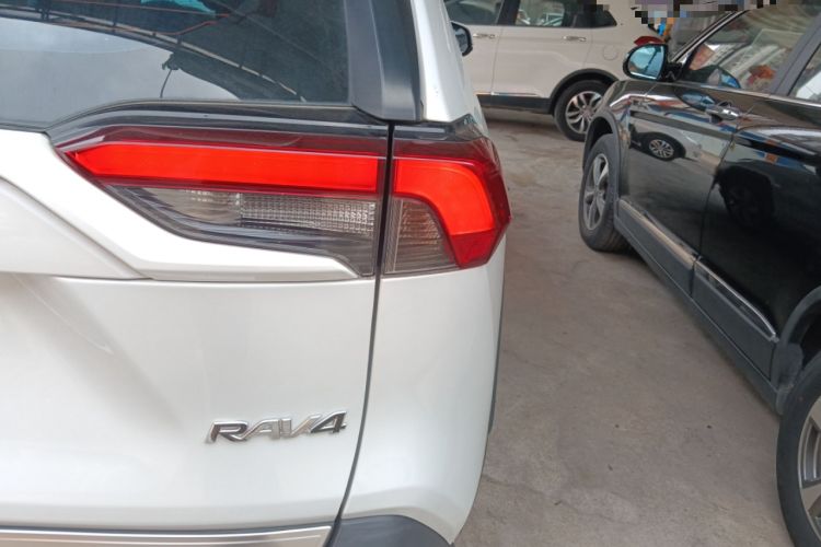 Used Toyota RAV4 2022 2.0L CVT Two-Wheel Drive Fashion Edition Exterior 3