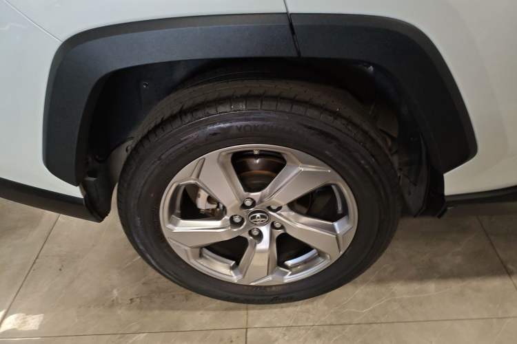 Used Toyota RAV4 2022 2.0L CVT Two-Wheel Drive Fashion Edition Exterior 4