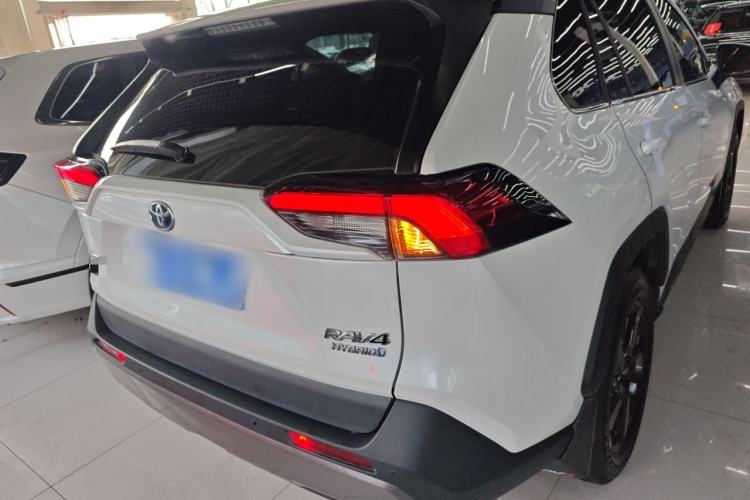 Used Toyota RAV4 2022 Dual-Engine 2.5L E-CVT Four-Wheel Drive Elite Plus Edition Exterior 4