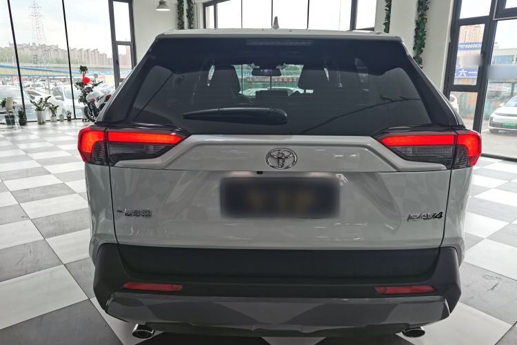 Used Toyota RAV4 2022 2.0L CVT Two-Wheel Drive Fashion Edition Exterior 4