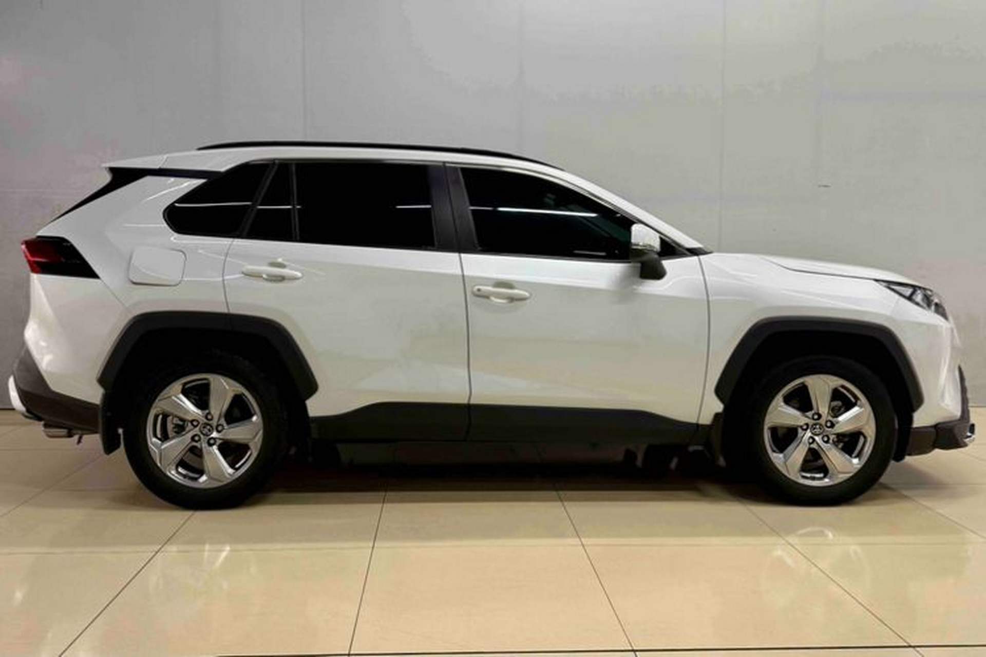 Used Toyota RAV4 2022 2.0L CVT Two-Wheel Drive Fashion Plus Edition Exterior 4