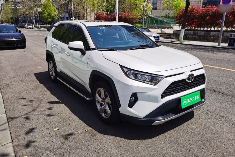 Used Toyota RAV4 2022 2.0L CVT Two-Wheel Drive Fashion Plus Edition Exterior 4