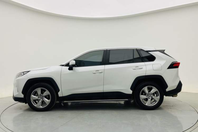 Used Toyota RAV4 2022 2.0L CVT Two-Wheel Drive Fashion Plus Edition Exterior 4