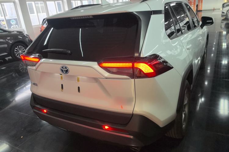 Used Toyota RAV4 2022 Dual-Engine 2.5L E-CVT Two-Wheel Drive Elite Edition Exterior 4