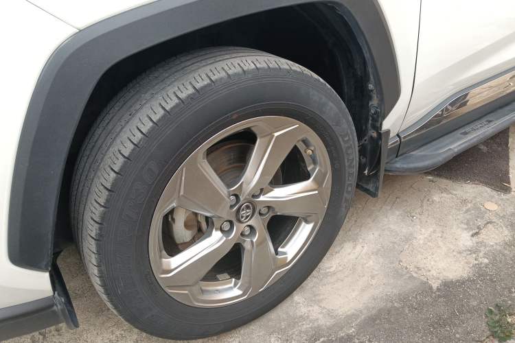 Used Toyota RAV4 2022 2.0L CVT Two-Wheel Drive Fashion Edition Exterior 4