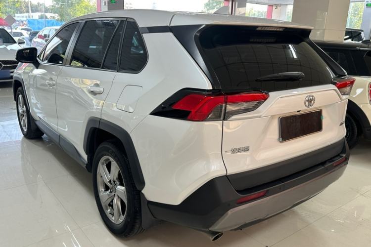 Used Toyota RAV4 2022 2.0L CVT Two-Wheel Drive Fashion Plus Edition Exterior 5
