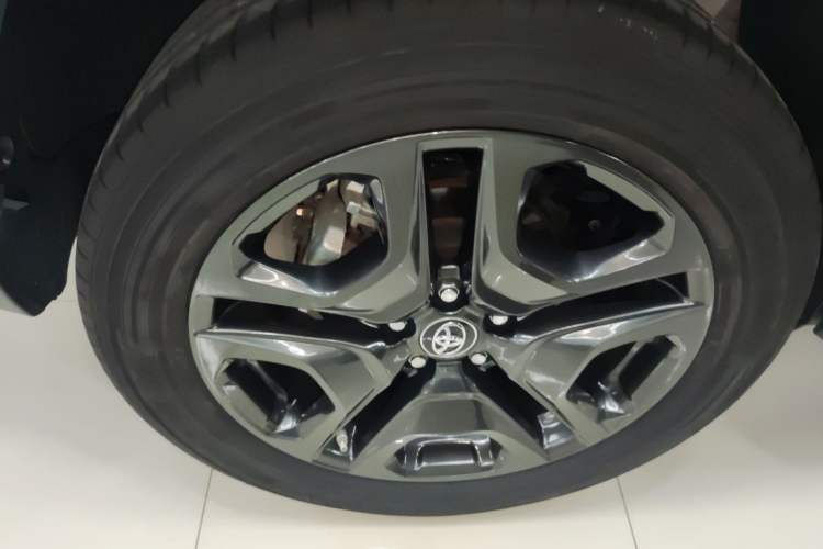 Used Toyota RAV4 2022 2.0L CVT Four-Wheel Drive Premium Edition Exterior 5