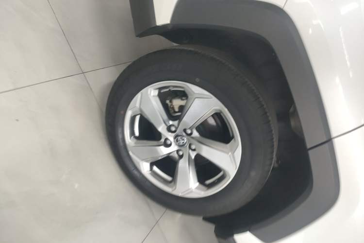 Used Toyota RAV4 2022 2.0L CVT Two-Wheel Drive Fashion Plus Edition Exterior 5