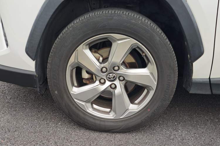 Used Toyota RAV4 2022 2.0L CVT Two-Wheel Drive Fashion Edition Exterior 8