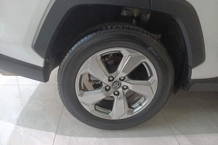 Used Toyota RAV4 2022 2.0L CVT Two-Wheel Drive Fashion Plus Edition Exterior 8