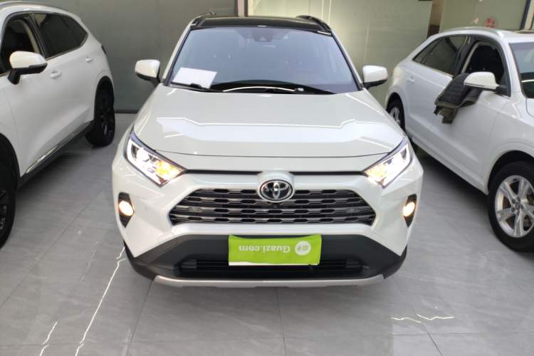 Used Toyota RAV4 2022 2.0L CVT Two-Wheel Drive Prestige Edition Front