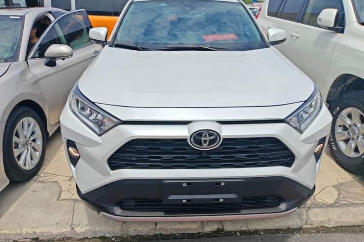 Used Toyota RAV4 2022 2.0L CVT Two-Wheel Drive Fashion Plus Edition Front