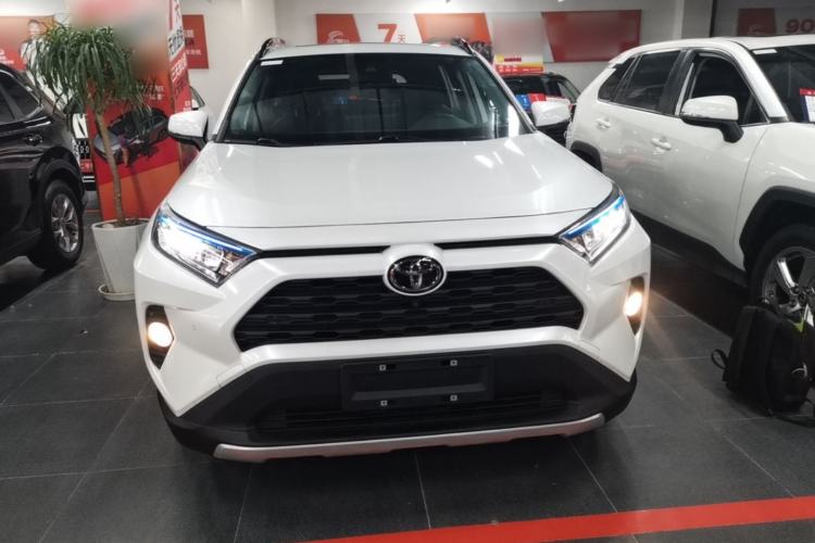 Used Toyota RAV4 2022 2.0L CVT Two-Wheel Drive Fashion Plus Edition Front