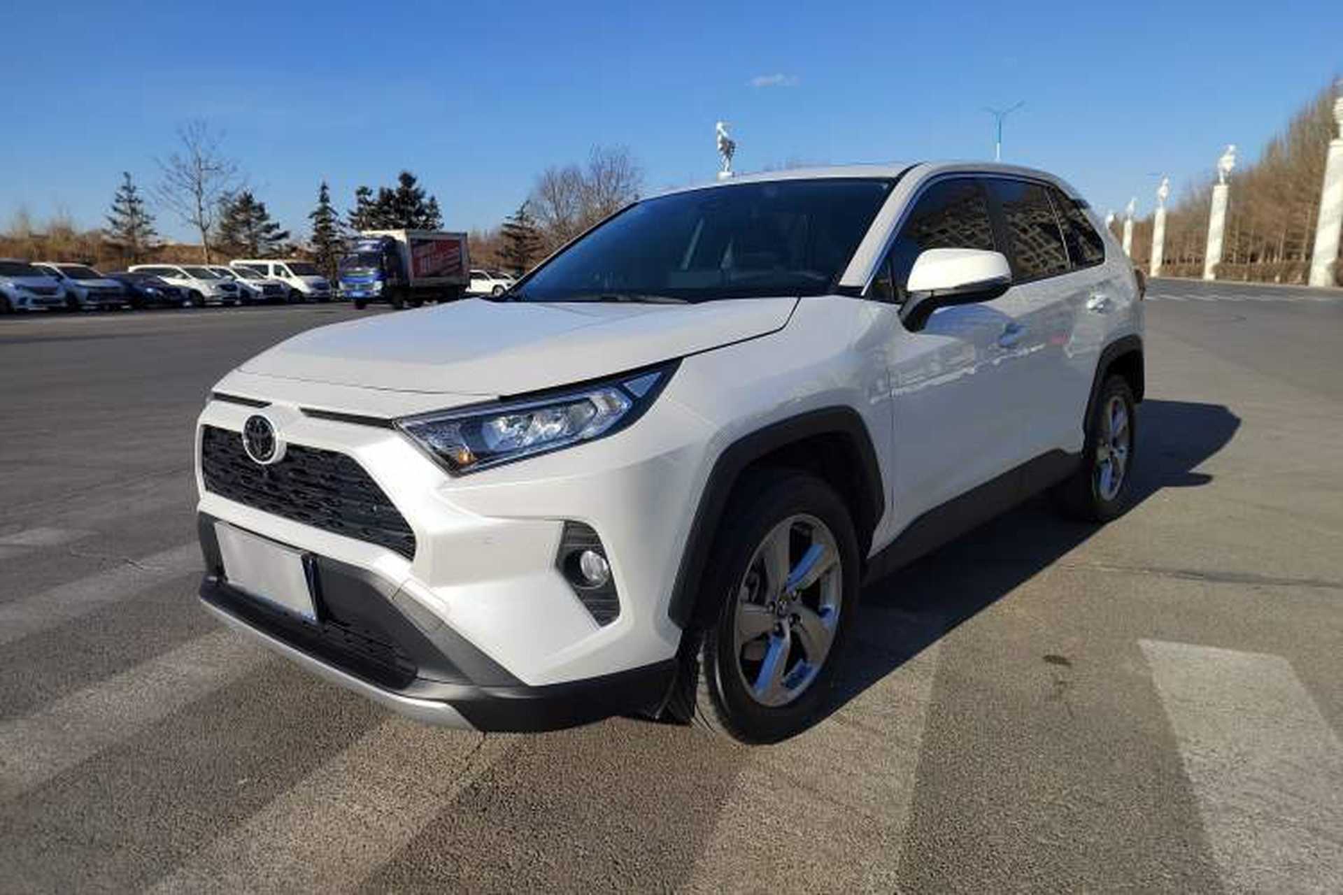 Used Toyota RAV4 2022 2.0L CVT Two-Wheel Drive Fashion Plus Edition Front Left 45 Deg