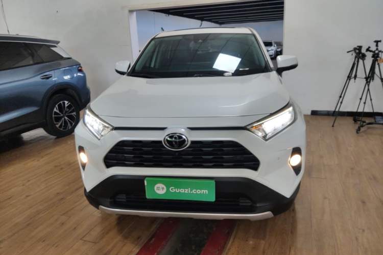 Used Toyota RAV4 2022 2.0L CVT Two-Wheel Drive Fashion Plus Edition Front