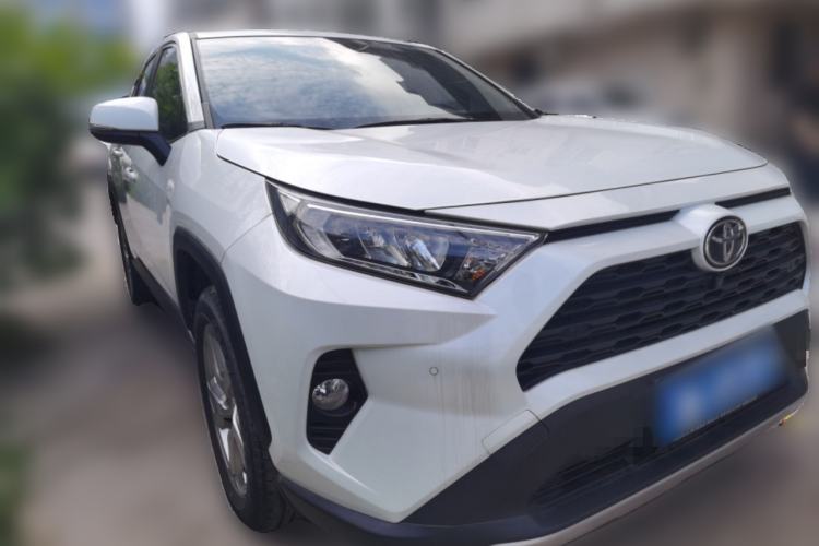 Used Toyota RAV4 2022 2.0L CVT Two-Wheel Drive Fashion Edition Front Right 45 Deg