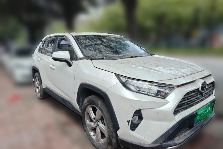 Used Toyota RAV4 2022 2.0L CVT Two-Wheel Drive Fashion Plus Edition Front Right 45 Deg