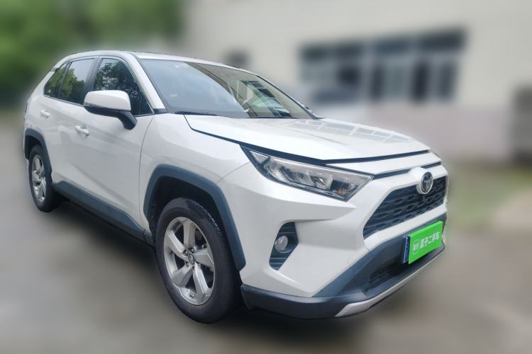 Used Toyota RAV4 2022 2.0L CVT Two-Wheel Drive Fashion Edition Front Right 45 Deg