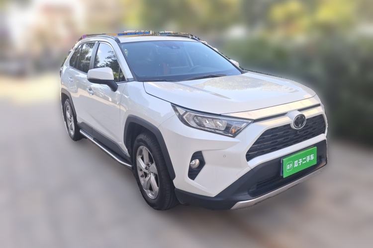 Used Toyota RAV4 2022 2.0L CVT Two-Wheel Drive Fashion Plus Edition Front Right 45 Deg