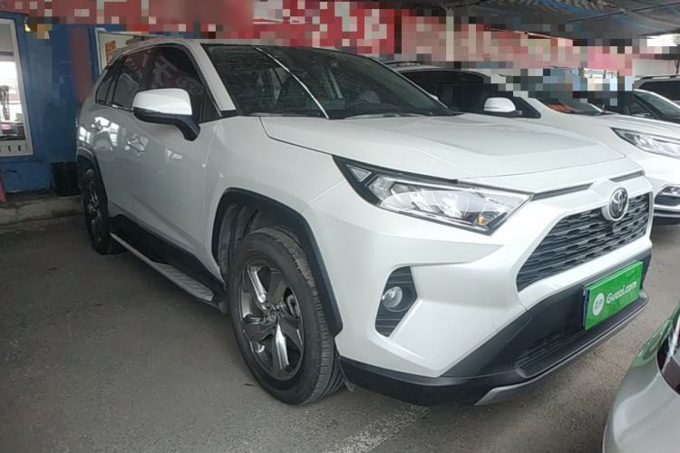 Used Toyota RAV4 2022 2.0L CVT Two-Wheel Drive Fashion Edition Front Right 45 Deg