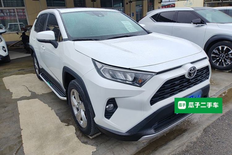 Used Toyota RAV4 2022 2.0L CVT Two-Wheel Drive Fashion Edition Front Right 45 Deg