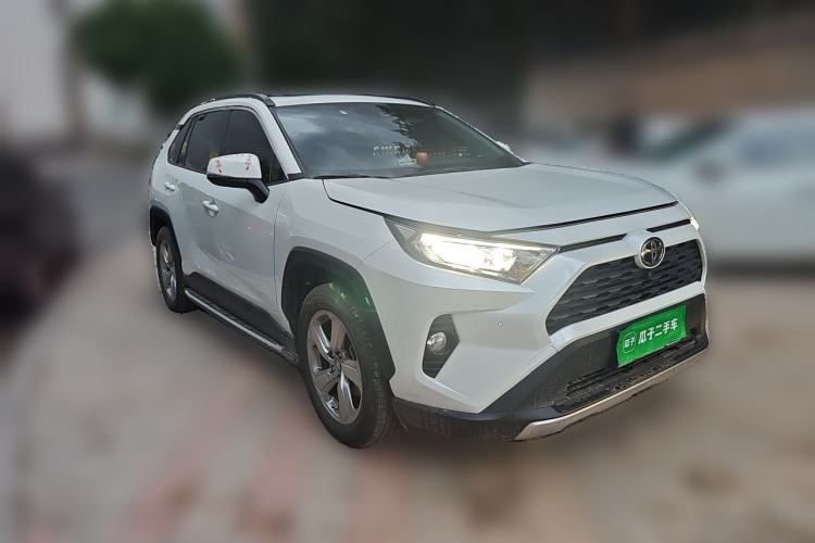 Used Toyota RAV4 2022 2.0L CVT Two-Wheel Drive Fashion Edition Front Right 45 Deg
