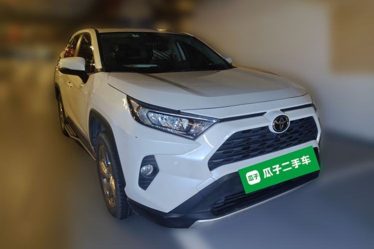 Used Toyota RAV4 2022 2.0L CVT Two-Wheel Drive Fashion Edition Front Right 45 Deg