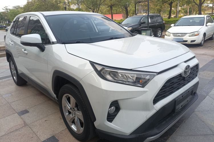 Used Toyota RAV4 2022 2.0L CVT Two-Wheel Drive Fashion Edition Front Right 45 Deg
