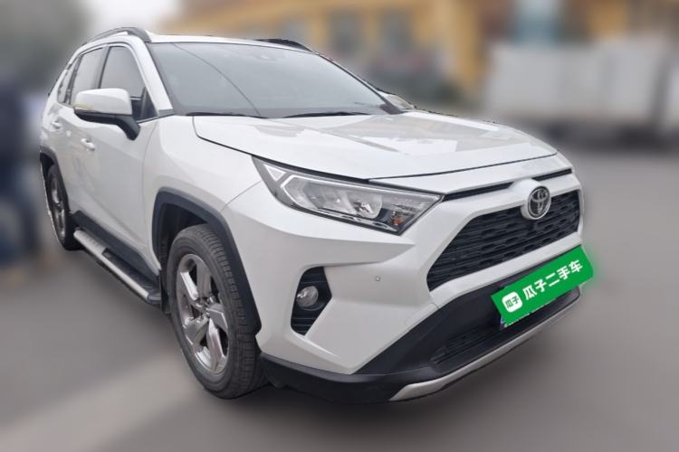 Used Toyota RAV4 2022 2.0L CVT Two-Wheel Drive Fashion Plus Edition Front Right 45 Deg