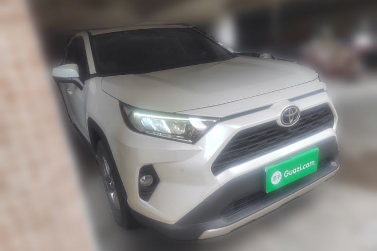 Used Toyota RAV4 2022 2.0L CVT Two-Wheel Drive Fashion Plus Edition Front Right 45 Deg