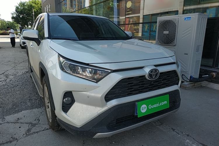Used Toyota RAV4 2022 2.0L CVT Two-Wheel Drive Fashion Plus Edition Front Right 45 Deg