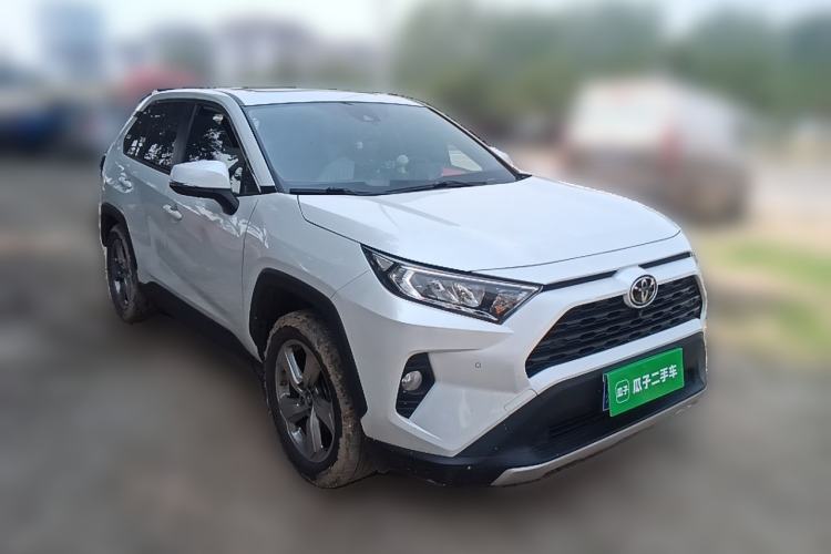 Used Toyota RAV4 2022 2.0L CVT Two-Wheel Drive Fashion Plus Edition Front Right 45 Deg