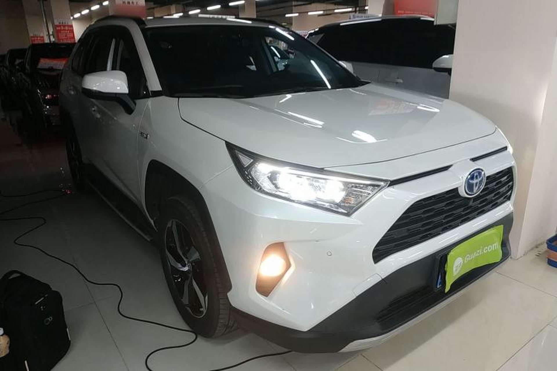 Used Toyota RAV4 2022 Dual-Engine 2.5L E-CVT Four-Wheel Drive Elite Plus Edition Front Right 45 Deg