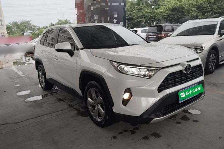 Used Toyota RAV4 2022 2.0L CVT Two-Wheel Drive Fashion Edition Front Right 45 Deg