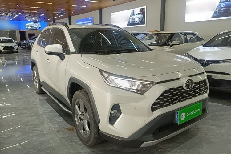 Used Toyota RAV4 2022 2.0L CVT Two-Wheel Drive Fashion Plus Edition Front Right 45 Deg