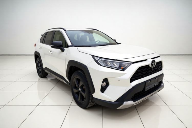 Used Toyota RAV4 2022 2.0L CVT 4x4 Style Plus Edition Front Right 45 Deg