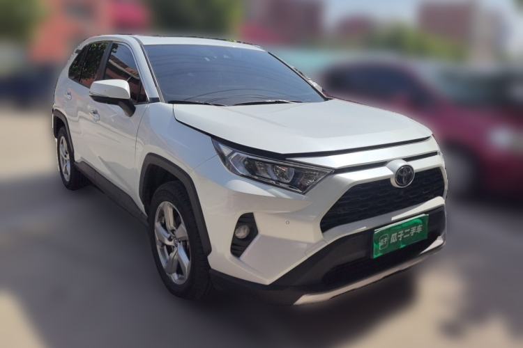 Used Toyota RAV4 2022 2.0L CVT Two-Wheel Drive Fashion Edition Front Right 45 Deg