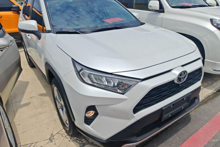 Used Toyota RAV4 2022 2.0L CVT Two-Wheel Drive Fashion Plus Edition Front Right 45 Deg