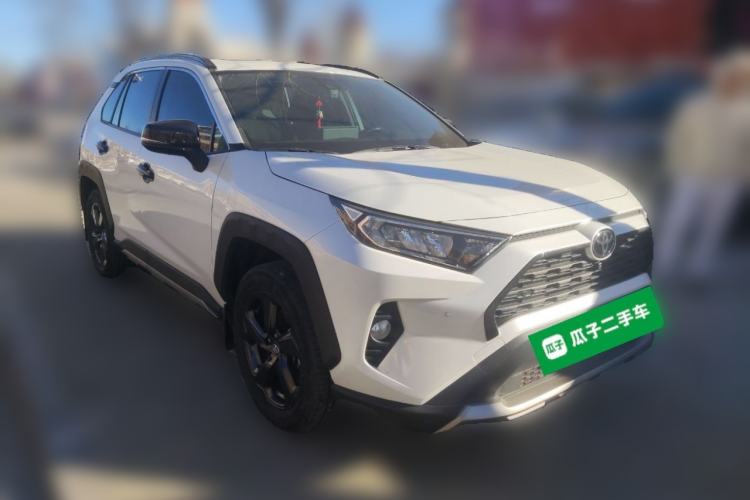 Used Toyota RAV4 2022 2.0L CVT 4x4 Style Plus Edition Front Right 45 Deg