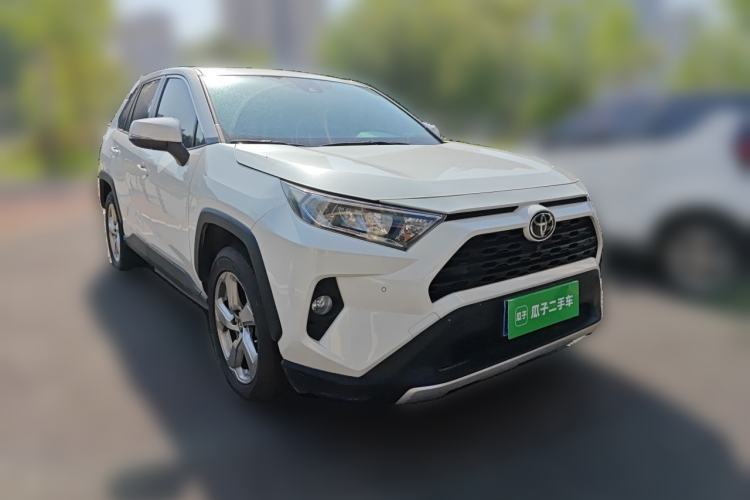 Used Toyota RAV4 2022 2.0L CVT Two-Wheel Drive Fashion Plus Edition Front Right 45 Deg
