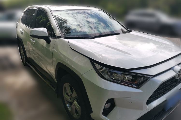 Used Toyota RAV4 2022 2.0L CVT Two-Wheel Drive Fashion Plus Edition Front Right 45 Deg