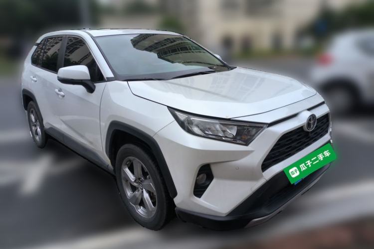 Used Toyota RAV4 2022 2.0L CVT Two-Wheel Drive Fashion Plus Edition Front Right 45 Deg