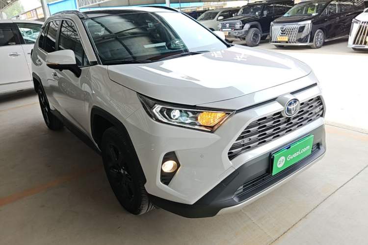 Used Toyota RAV4 2022 Dual-Engine 2.5L E-CVT Four-Wheel Drive Flagship Edition Front Right 45 Deg
