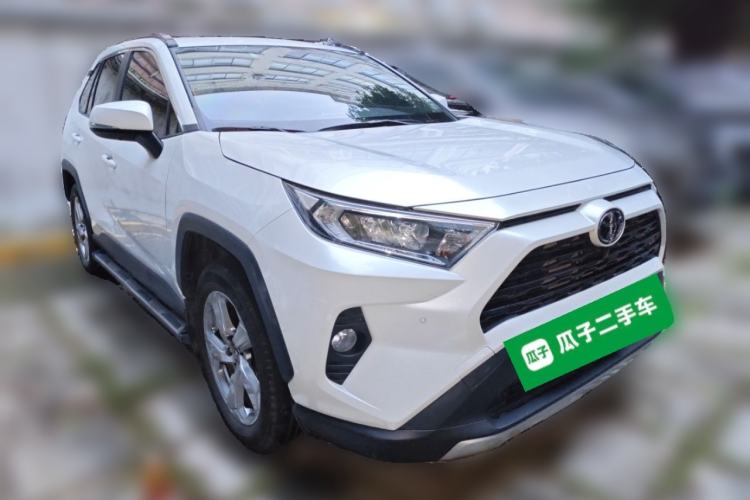 Used Toyota RAV4 2022 2.0L CVT Two-Wheel Drive Fashion Plus Edition Front Right 45 Deg