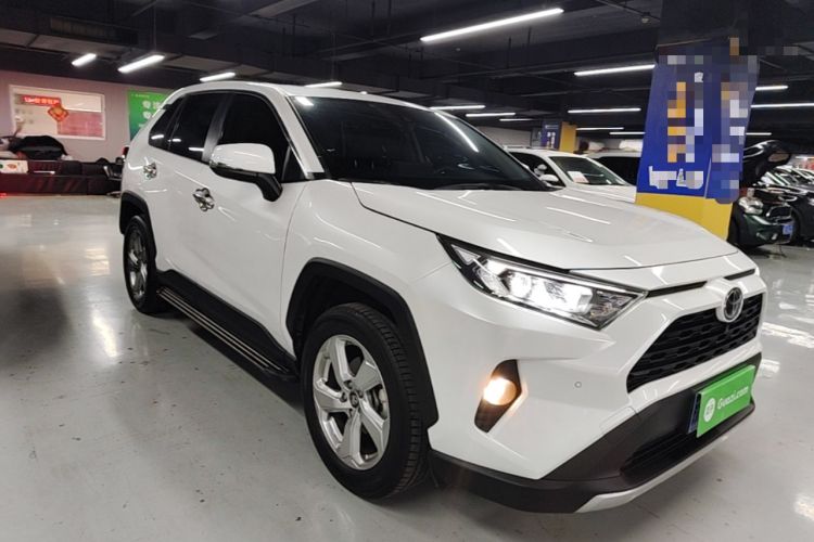 Used Toyota RAV4 2022 2.0L CVT Two-Wheel Drive Fashion Plus Edition Front Right 45 Deg