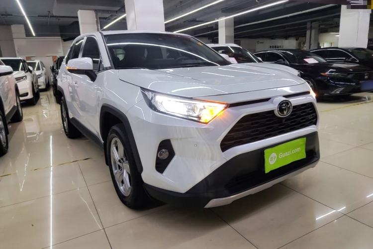 Used Toyota RAV4 2022 2.0L CVT Two-Wheel Drive Fashion Plus Edition Front Right 45 Deg