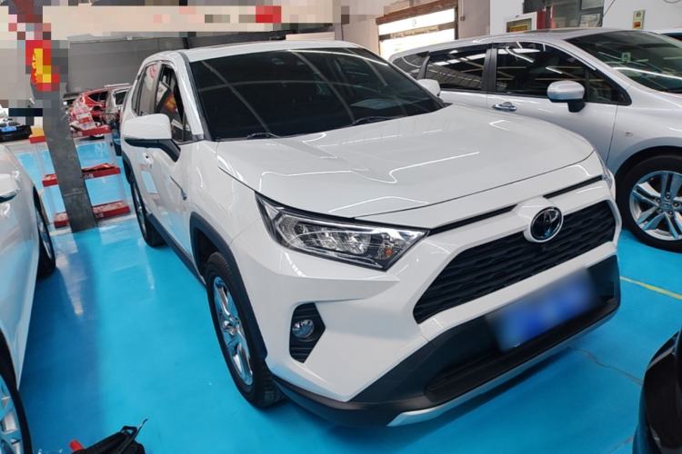 Used Toyota RAV4 2022 2.0L CVT Two-Wheel Drive Fashion Edition Front Right 45 Deg