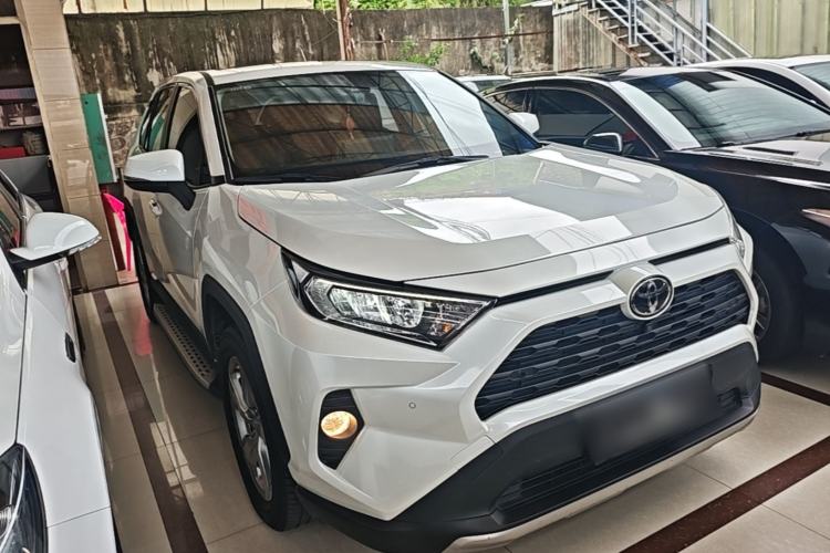 Used Toyota RAV4 2022 2.0L CVT Two-Wheel Drive Fashion Plus Edition Front Right 45 Deg